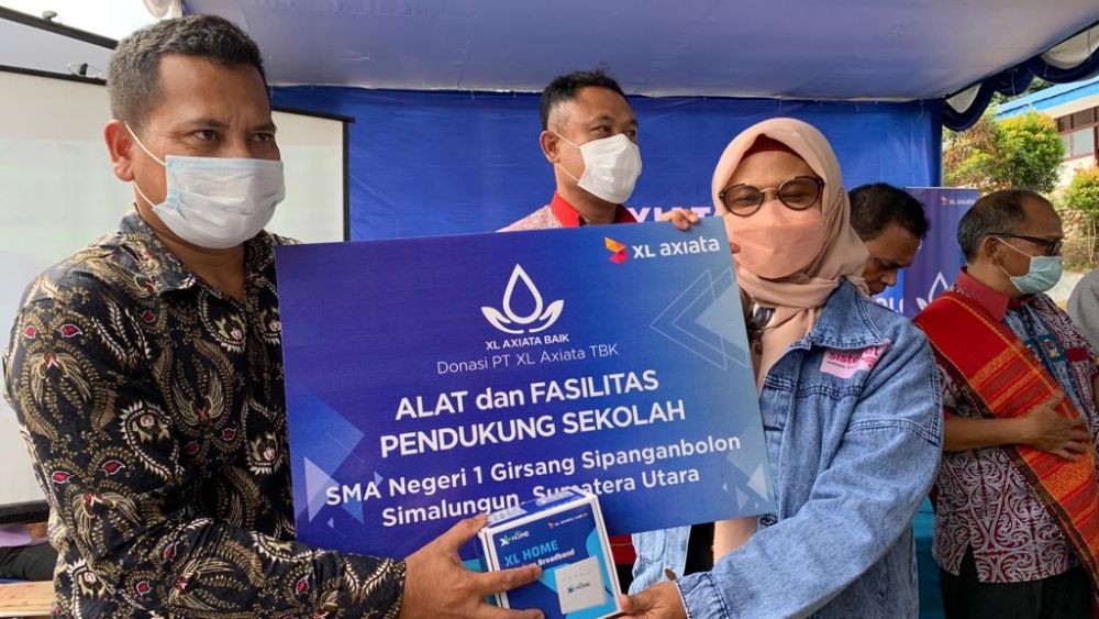 Karyawan XL Axiata Mengajar di 5 Sekolah Kawasan Danau Toba