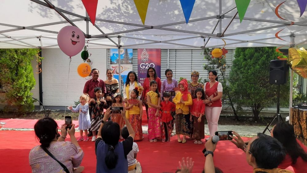 Keseruan Anak-anak Indonesia Lomba Makan Kerupuk di Jerman, Pengingat!