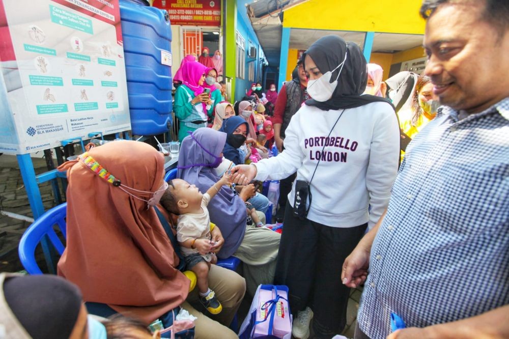 Grebek Stunting, Wawali Makassar Bagikan Telur dan Susu buat Anak