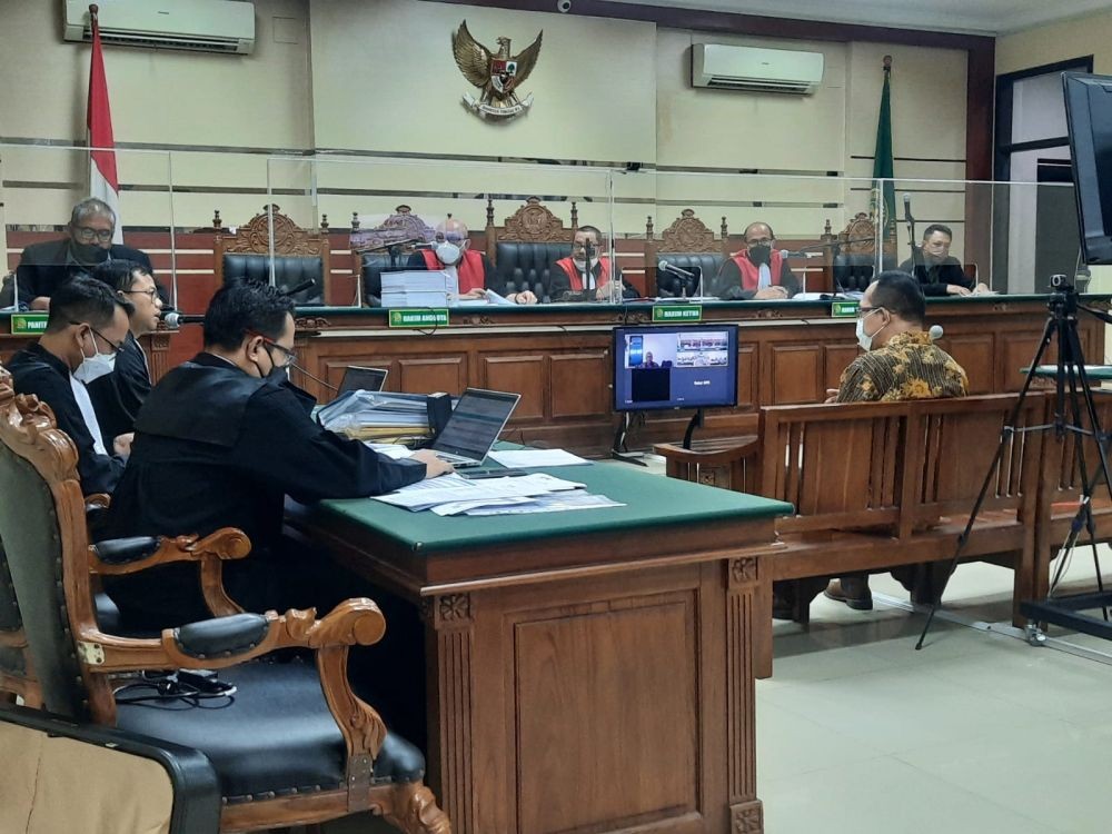 Hakim Itong Mengaku Tak Kenal dengan Penyuapnya