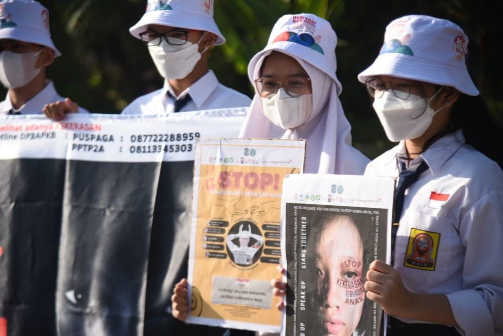 Pelajar di Surabaya Kampanyekan Anti Kekerasan pada Anak