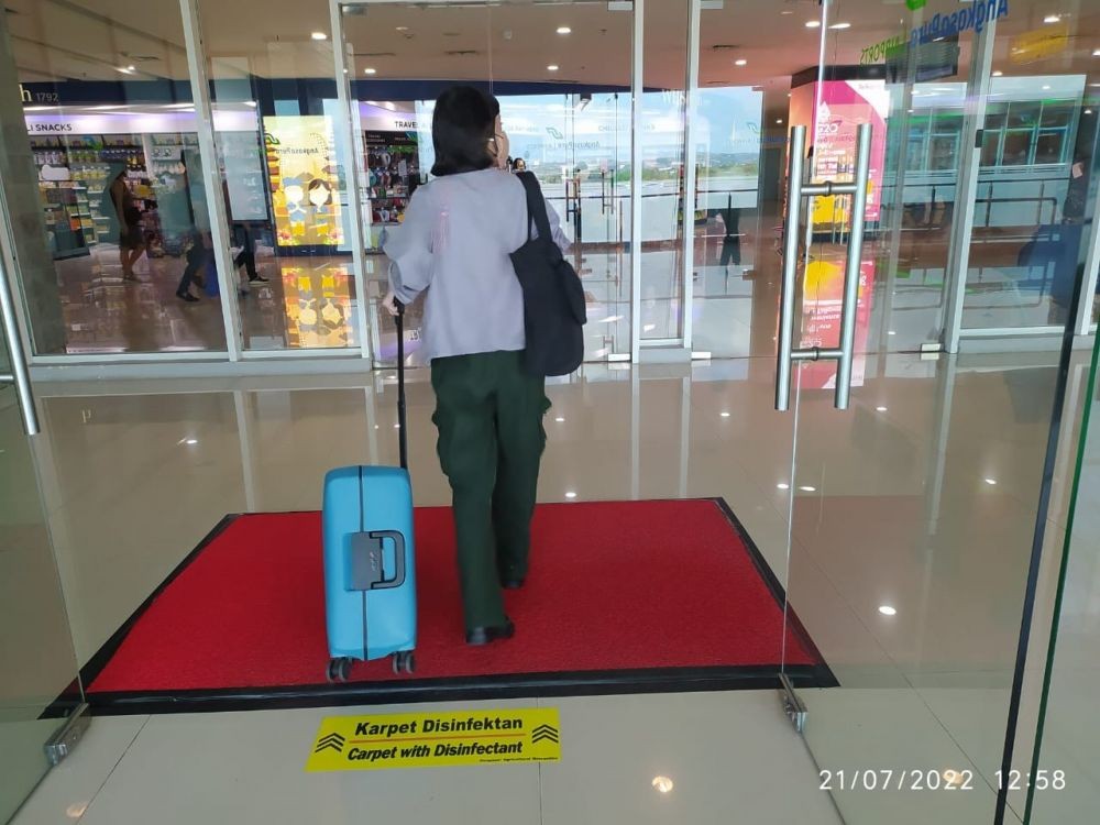 Bandara Ngurah Rai Bali Pasang Karpet Disinfektan, untuk Apa?