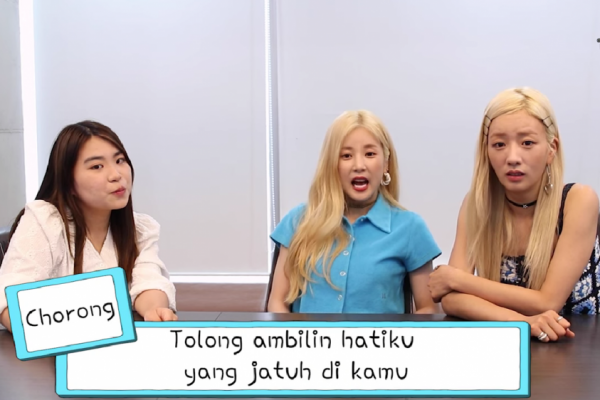 10 Potret Unyu Chorong dan Bomi Apink Main Game Bahasa Indonesia