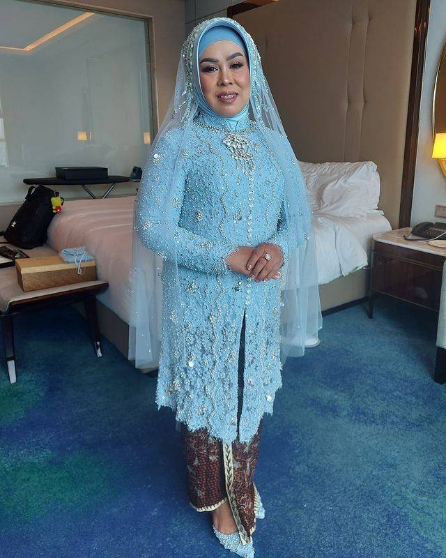 Inspirasi Kebaya Untuk Ibu Pengantin, Beragam Gaya Menawan