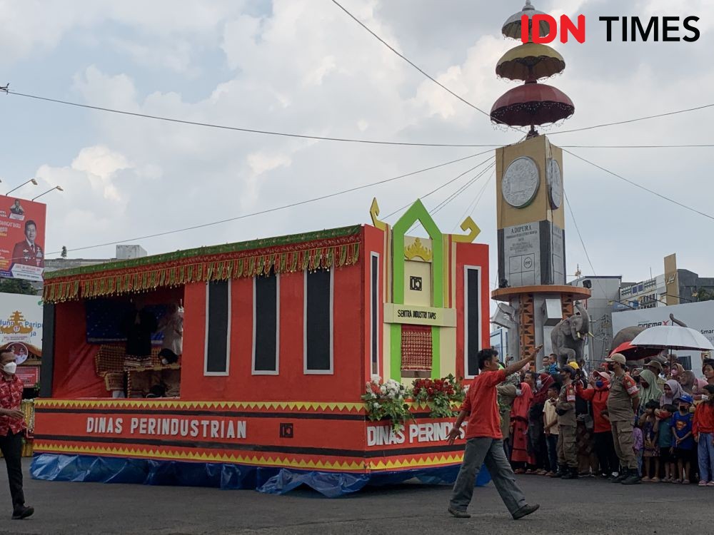 Potret Pemenang Festival Mobil Hias Kota Bandar Lampung 2022, Kece!