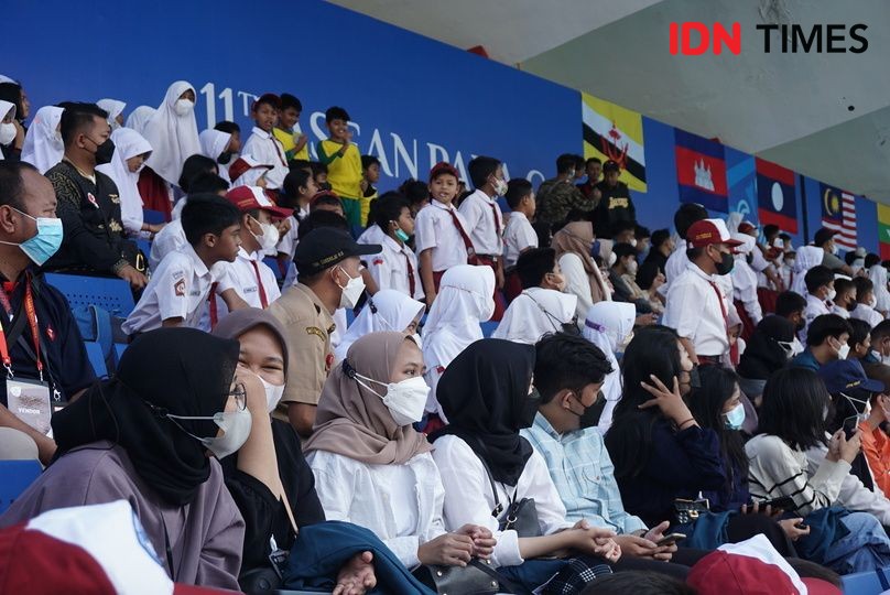Pelajar hingga Mahasiswa Semarang Jadi Suporter Perenang Difabel Indonesia di APG 2022
