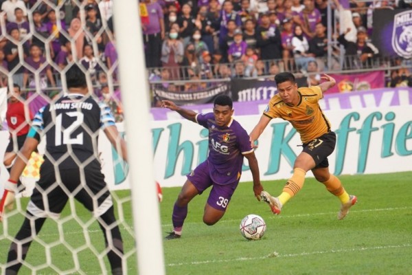 Persik Kediri Bermain Imbang di Kandang, Roca: Karena Tiang
