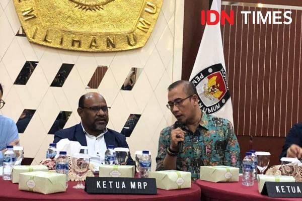 Cerita Pengguna KRL Jabodetabek Antre Tiket Dari Subuh