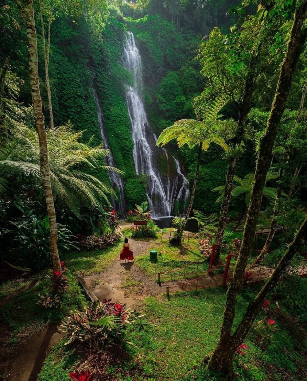 Eksotis, Pemandangan 5 Wisata Air Terjun di Bali Utara Ini Memukau!