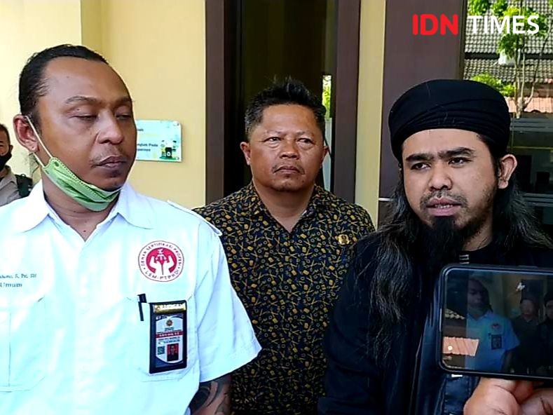 Gus Samsudin Kecewa Gagal Menemui Pesulap Merah di Jakarta