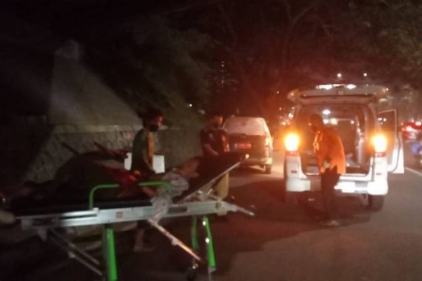 Terlantar, Kakek di Flyover Kebon Nanas Dievakuasi ke RSUD Tangerang