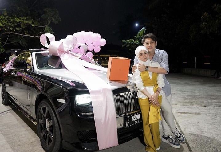 11 Momen Surprise Ulang Tahun Lesti Kejora dari Rizky Billar
