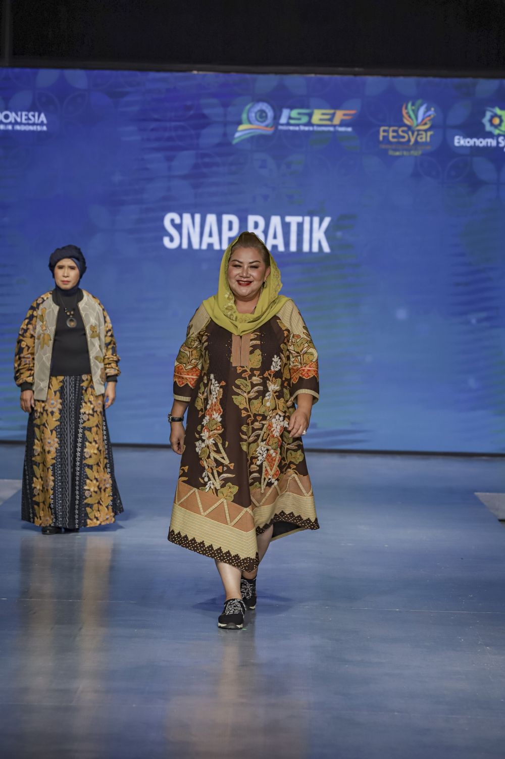 Istri dan Pejabat di Jateng Bak Model Kenalkan Hidden Gem Batik Blora 