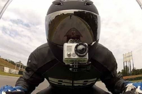 Ini Posisi Action Cam yang Tepat untuk Motovlog!