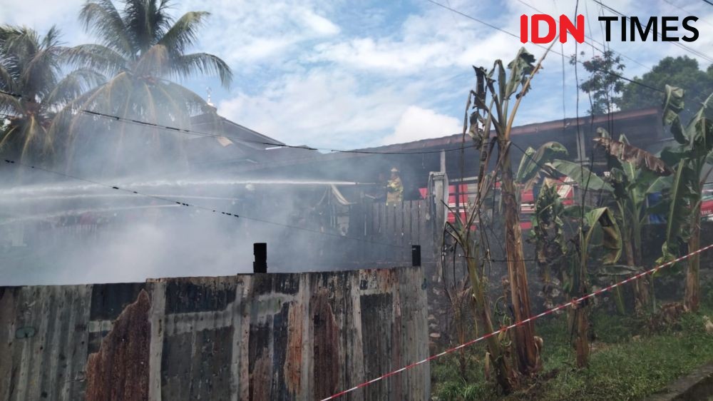 Rumah di Kawasan Pertamina Terbakar, Warga Dilarikan ke Rumah Sakit