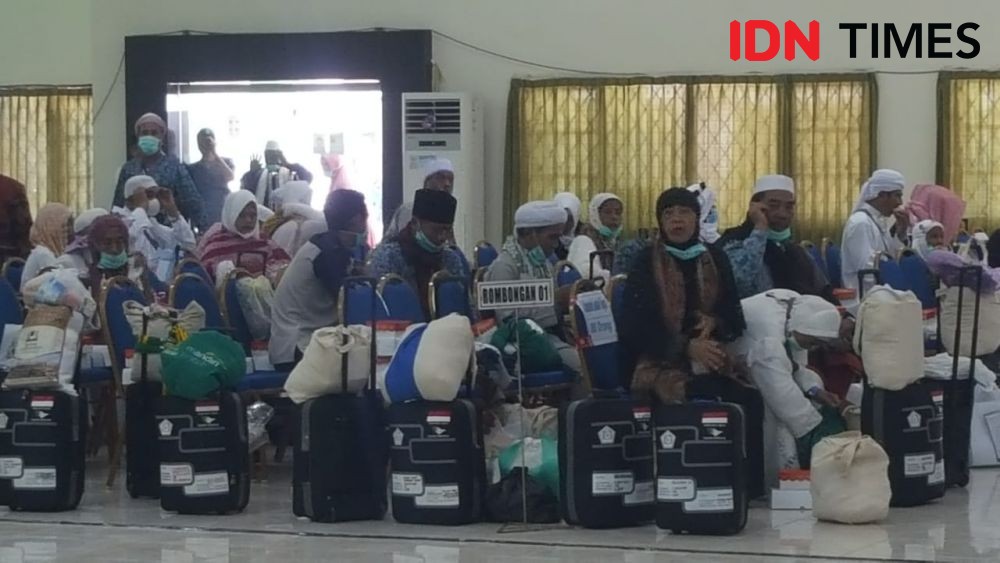 Jemaah Haji NTB Bawa 10.315 Liter Air Zamzam dari Makkah