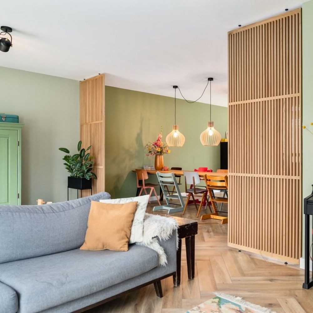 10 Ide Pemisah Ruangan tanpa Sekat Tembok, Tirai hingga Rak