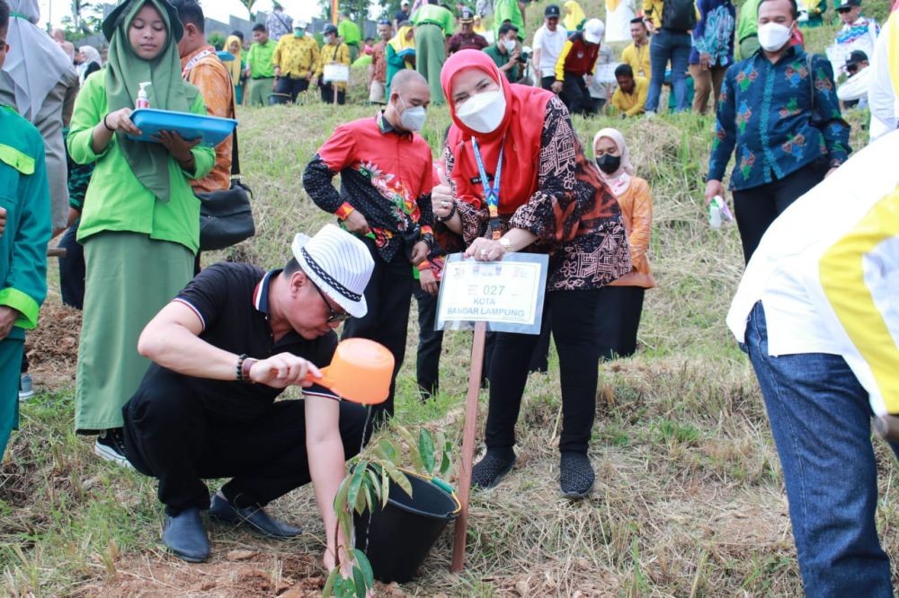Bawa Resep Rendang Keluarga ke Padang, Eva Dwiana Sabet Juara Ketiga