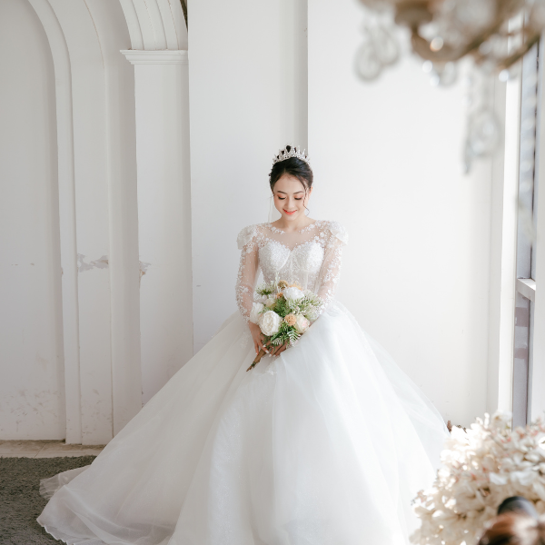 [QUIZ] Pilih 1 Wedding Dress, Cari Tahu Prediksi Asmaramu Setahun ke Depan