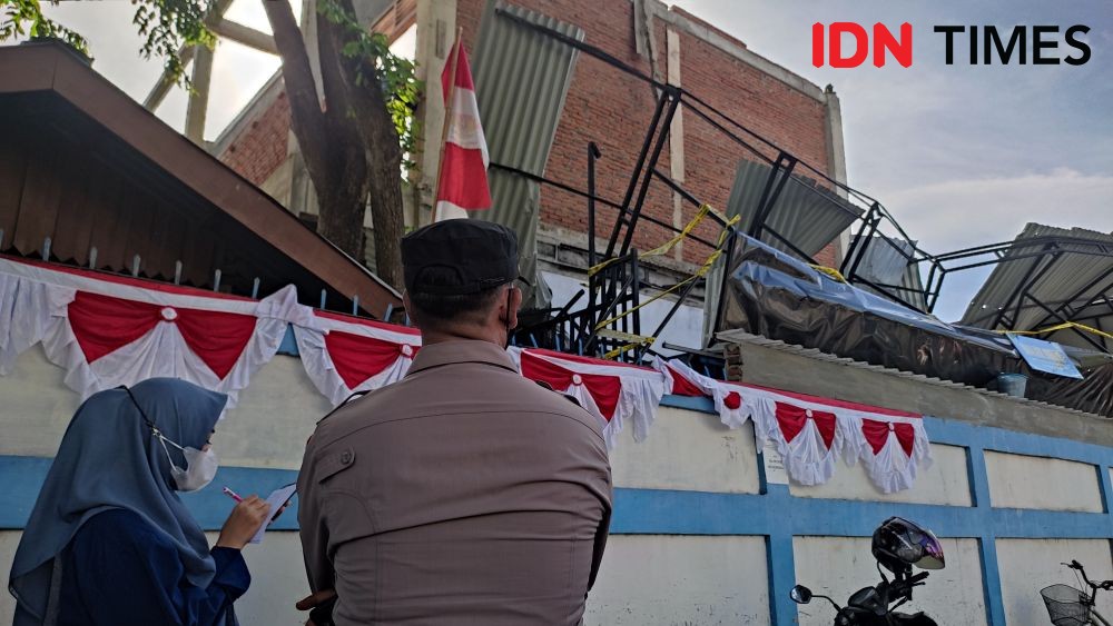 Beton Penyangga Atap MIN 2 Banda Aceh Jatuh, 11 Siswa Dilarikan ke RS