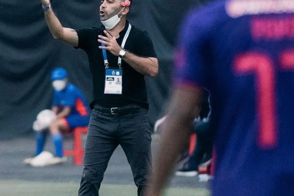 Jelang Lawan Borneo FC, Javier Roca Dikabarkan Mundur