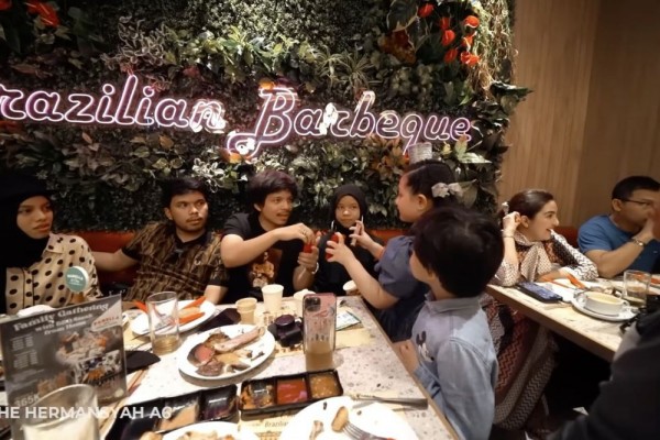10 Momen Gen Halilintar dan The Hermansyah Makan Bareng, Heboh Banget