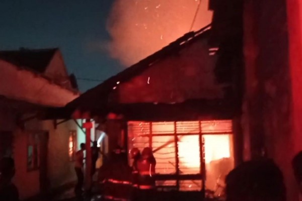 Rumah di Bandar Lampung Terbakar! Motor Hangus, 1 Korban Luka Ringan