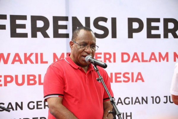 Gerakan Pembagian 10 Juta Bendera Merah Putih di Aceh Meriah