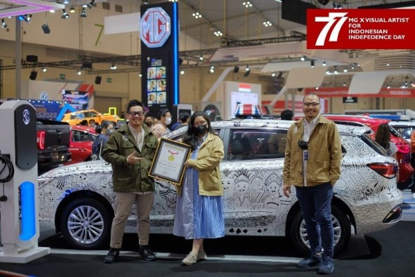 Rayakan Kemerdekaan, MG Kolaborasi dengan 77 Seniman Mewarnai MG 5 EV