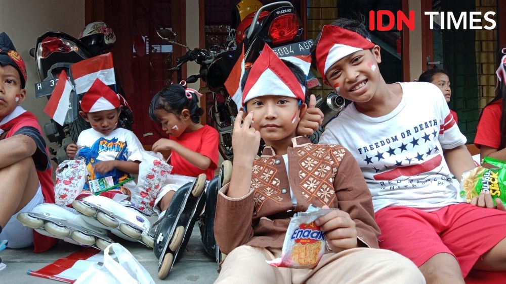 Puluhan Atlet Sepatu Roda Atlet di Semarang Pawai Keliling Kampung saat HUT RI