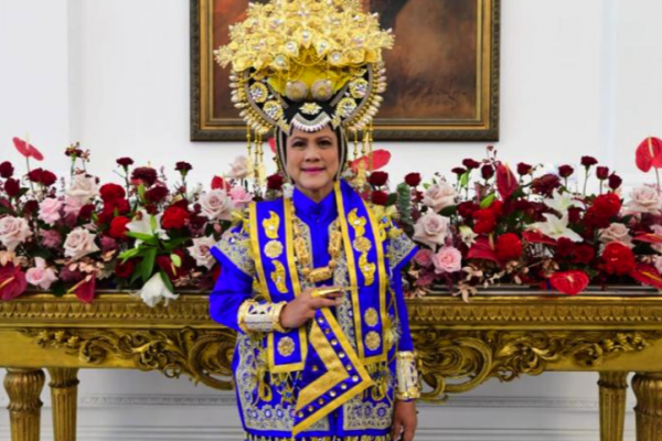 Rayakan HUT ke-77 RI, Iriana Jokowi Pakai Baju Adat Buton