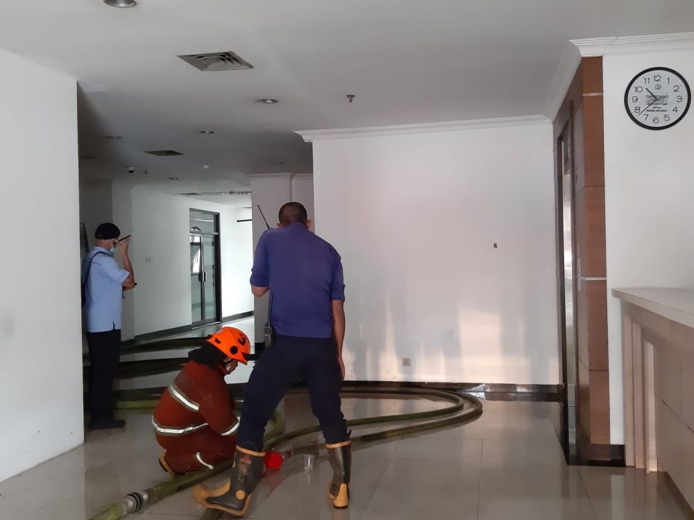 Petugas Selidiki Penyebab Kebakaran di Ruang Arsip Gedung DPRD Jabar