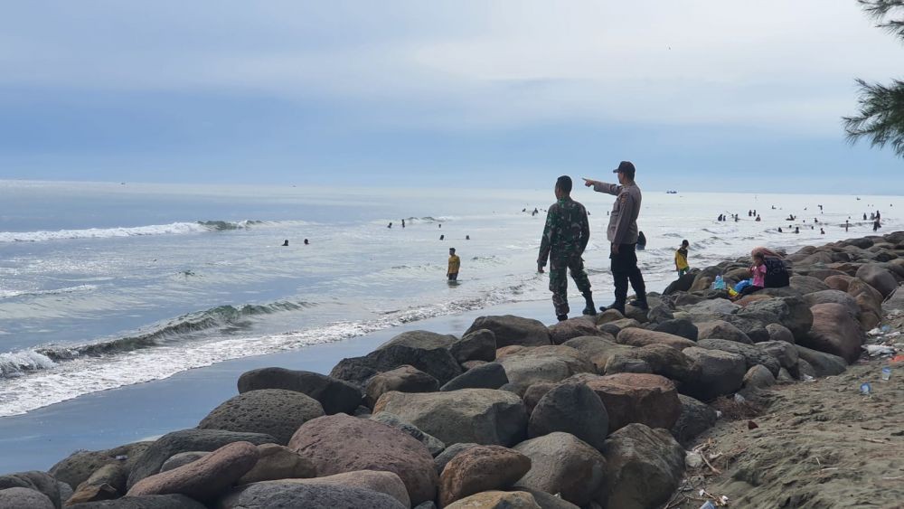Tolong 3 Anak Terbawa Arus di Pantai, Pria di Pidie Tewas Tenggelam