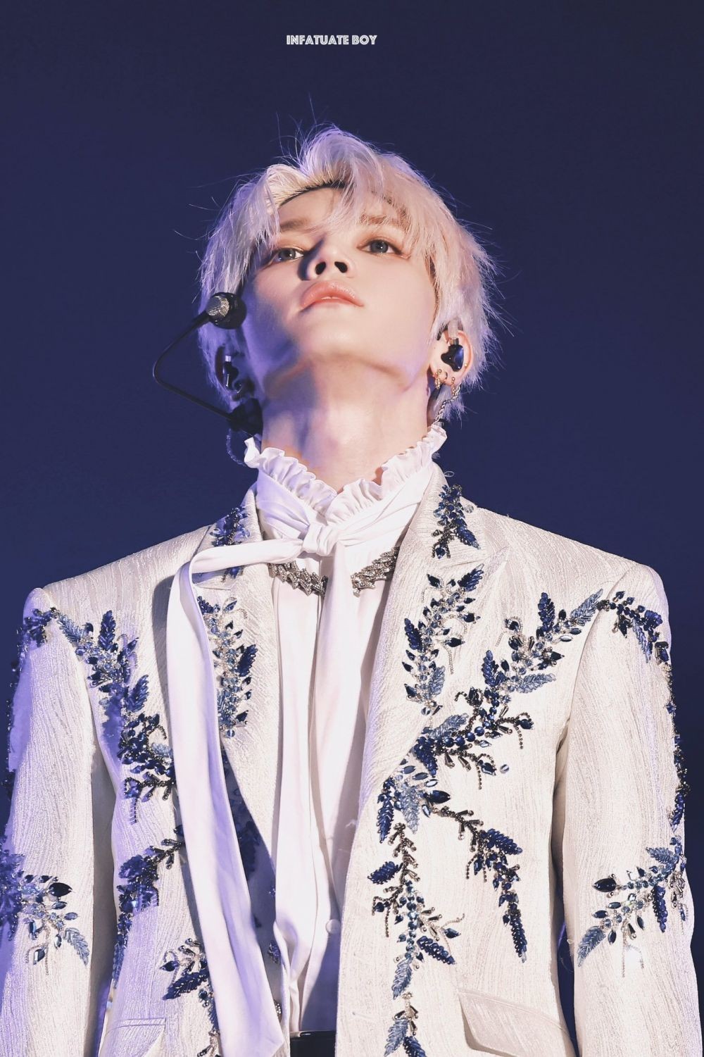 10 Potret Stunning Taeyong NCT di SMTown Live, Mirip Anime