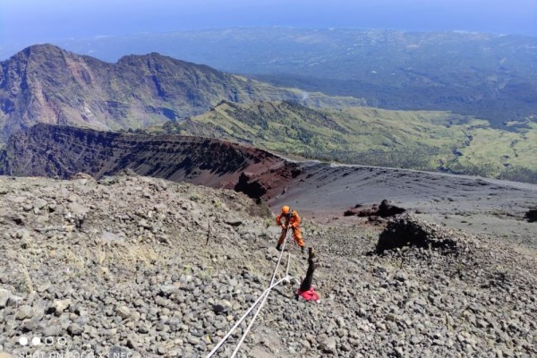 WNA yang Tewas di Puncak Rinjani Belum Berhasil Dievakuasi