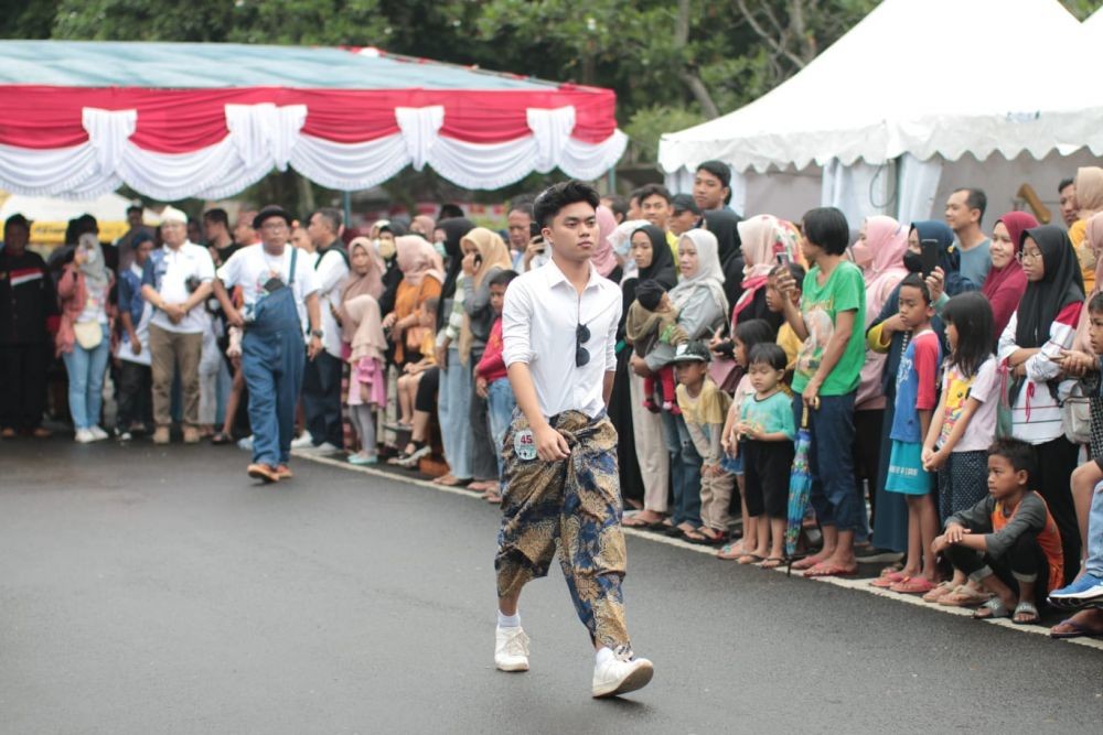 Potret Rangkasbitung Fashion Week, Bupati Iti Tampil Kece