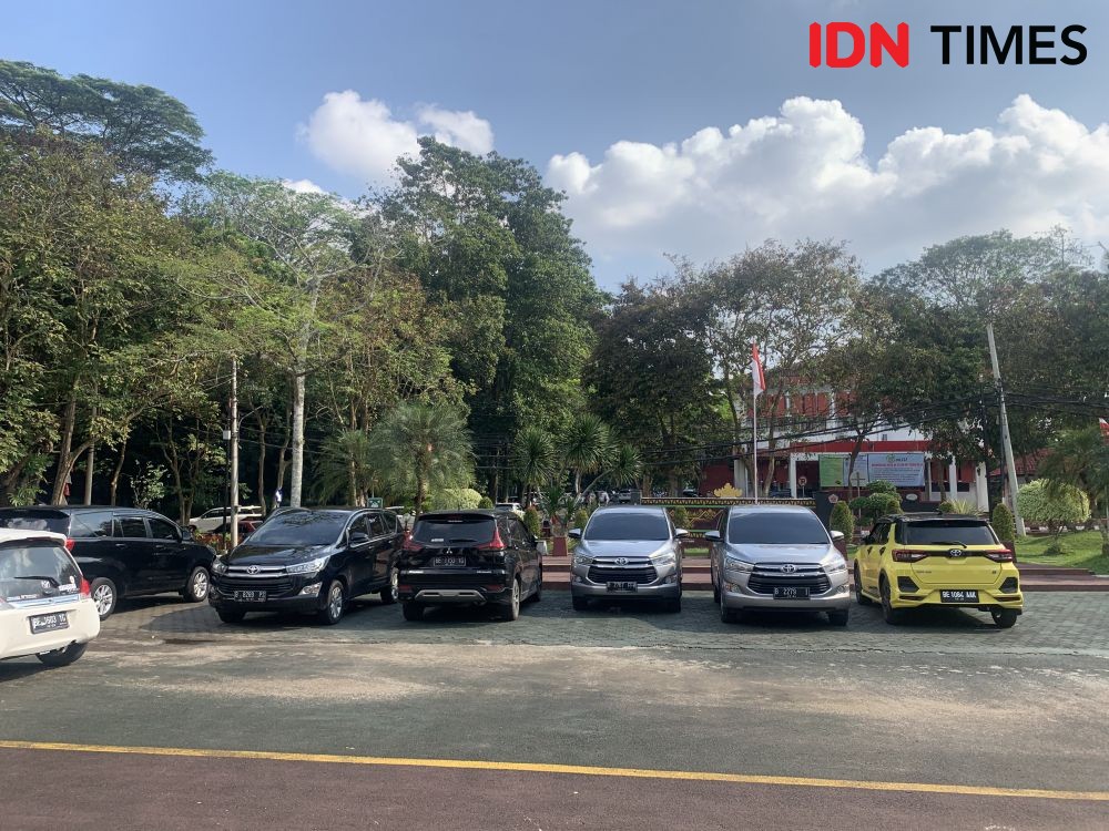 5 Jam KPK Geledah Dekanat FK Unila, Bawa 2 Koper 