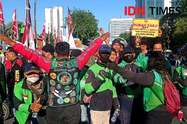 Suara Lantang Ojol Perempuan, Sambat Harga Sembako dan BBM