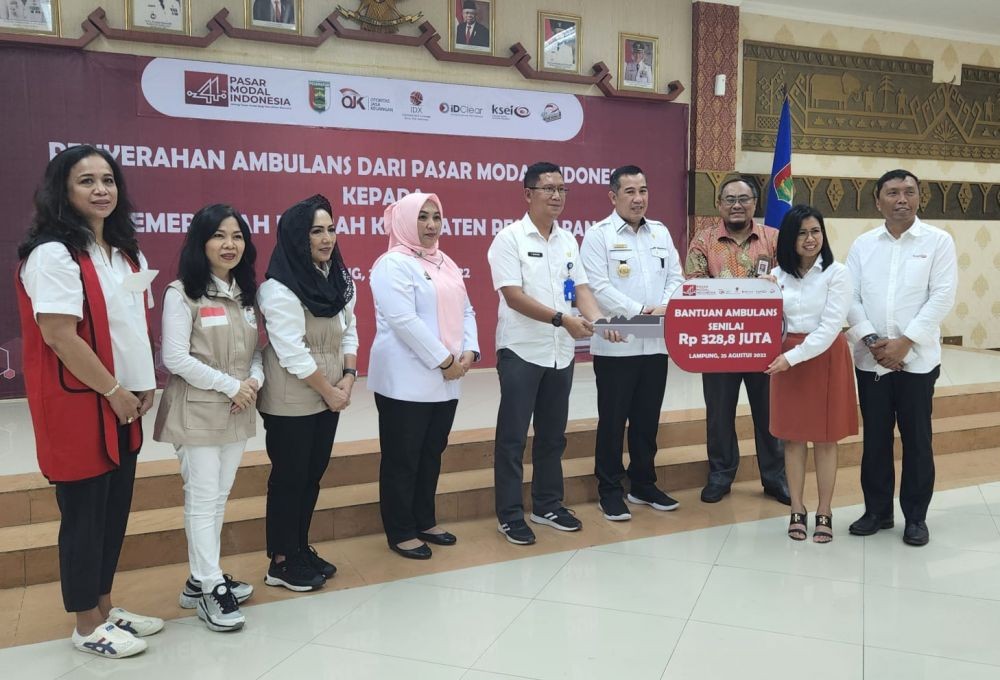 Pasar Modal Indonesia Beri Bantuan Ambulans ke Pemkab Pesawaran