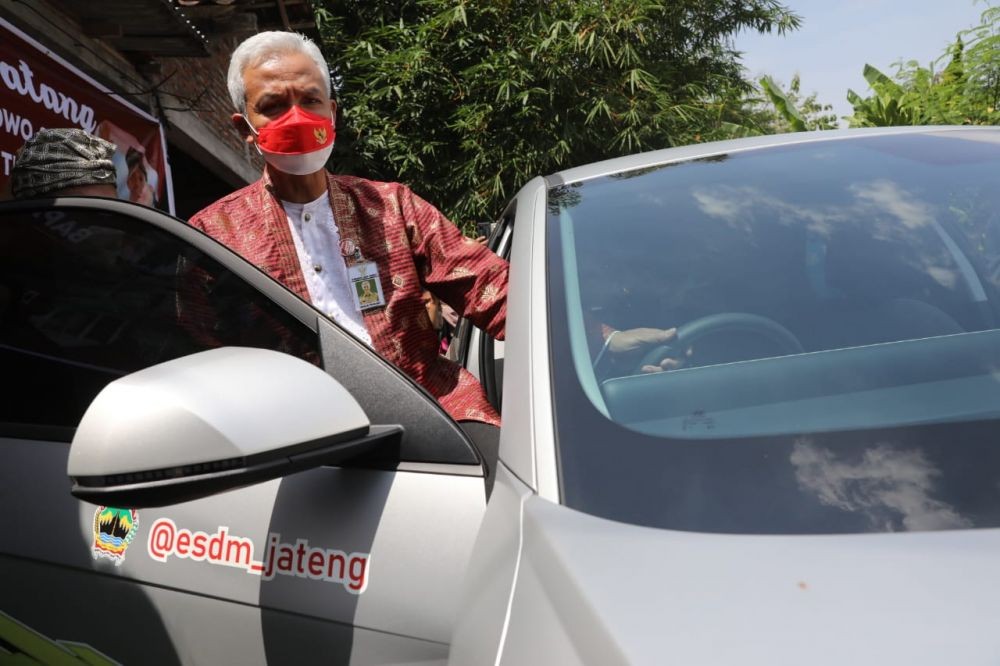 Ganjar Pranowo Perintahkan Dinas ESDM di Karanganyar Pakai Mobil Listrik