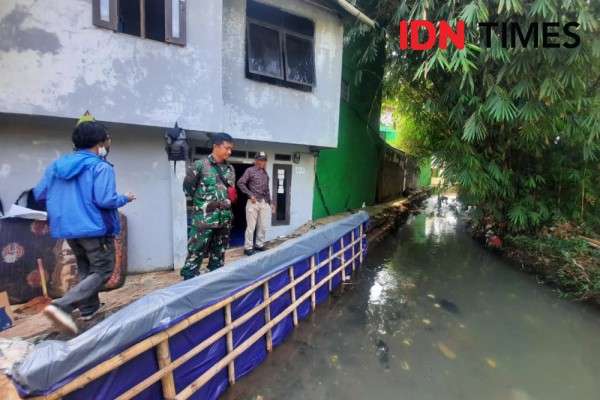 Turap Kali Jebol, Permukiman Warga Di Depok Terendam Banjir