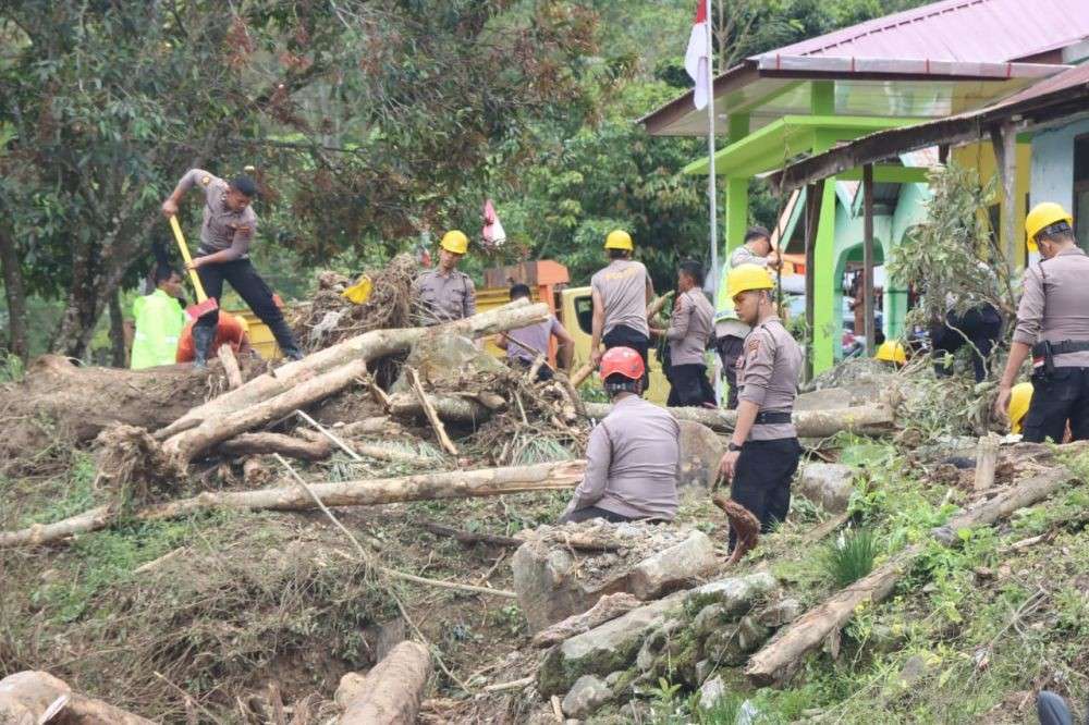 Banjir Bandang Dan Longsor Toba, Sejumlah Rumah Rusak