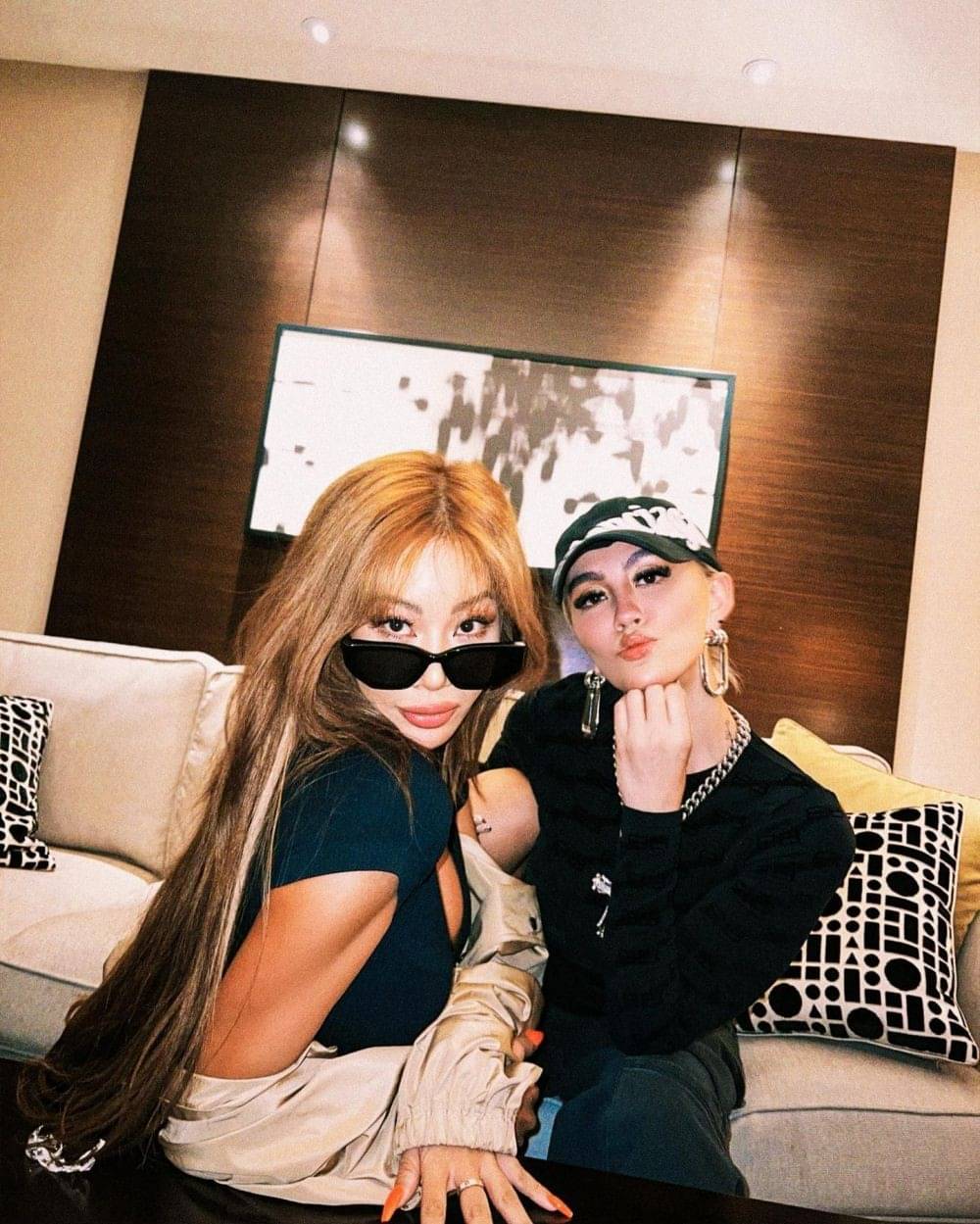 10 Potret Agnez Mo Hangout Bareng Jessi, Bakal Kolaborasi?