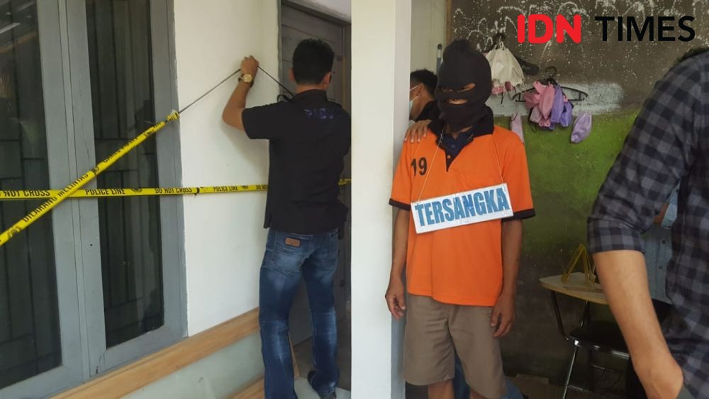 Tersangka Peragakan 27 Adegan Pembunuhan Seorang Guru TK di Lombok