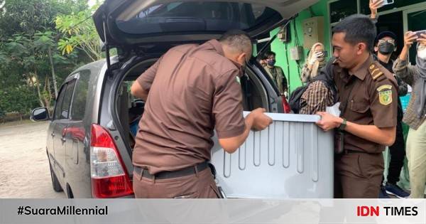 Kejati Lampung Geledah Kantor DLH Terkait Retribusi Sampah