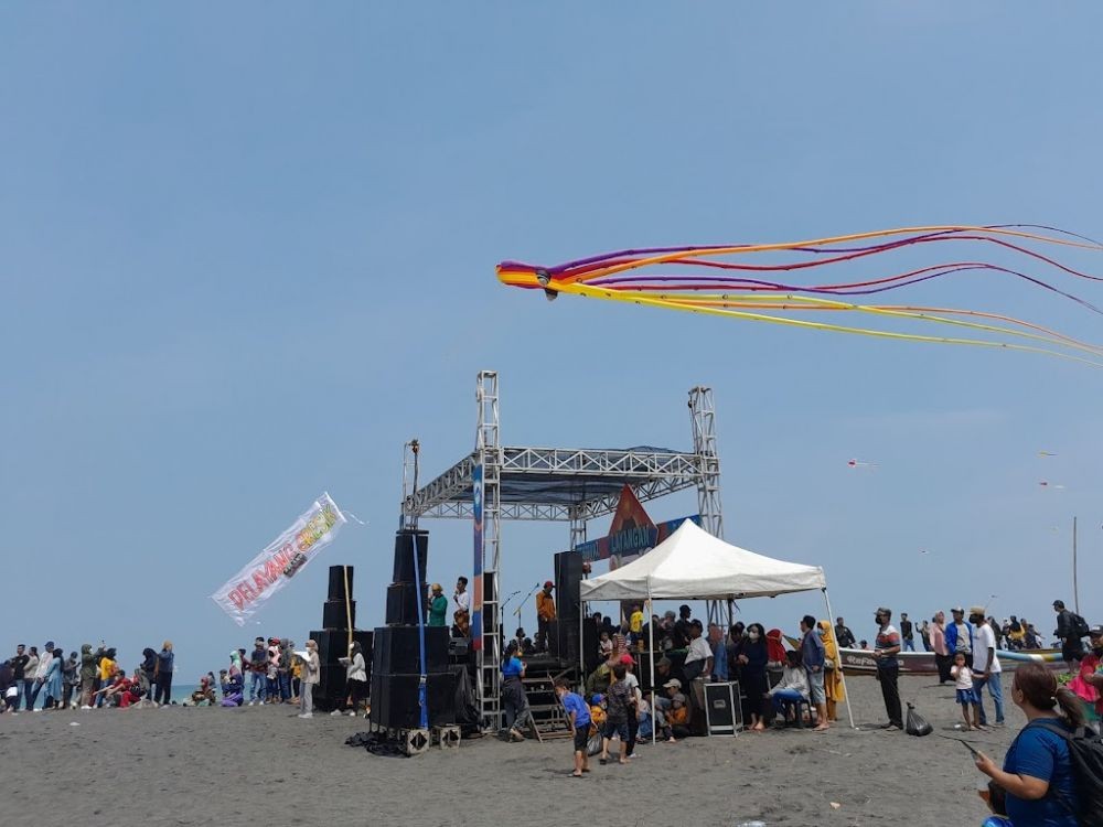 Pantai Samas Bantul: Lokasi, Rute, Harga Tiket dan Tips Liburan