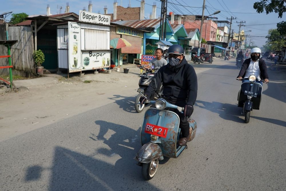 Unik! Wakil Wali Kota Medan Tunggangi Vespa Kongo 1967 