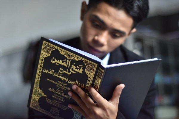 Doa Mohon Dimudahkan untuk Mendapat Pekerjaan dan Rezeki yang Halal