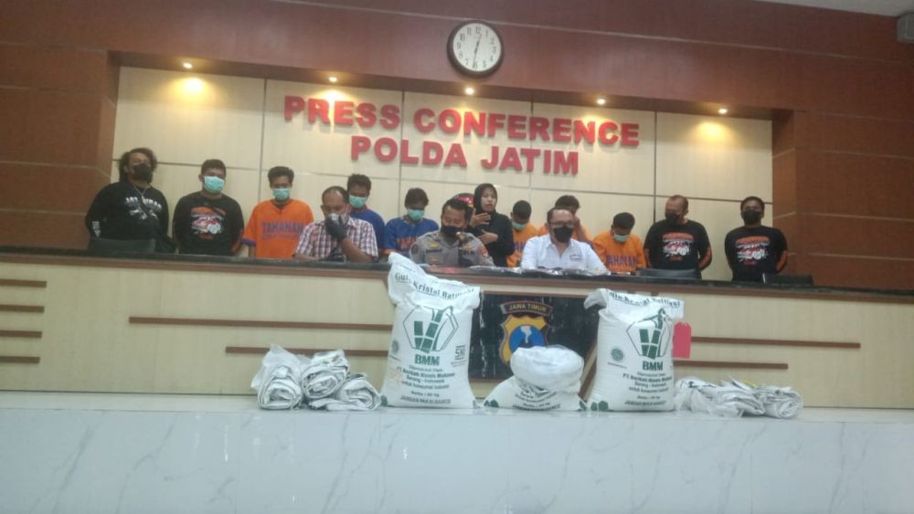 Gelapkan 600 Ton Gula, 7 Orang Ini Dibekuk Polda Jatim