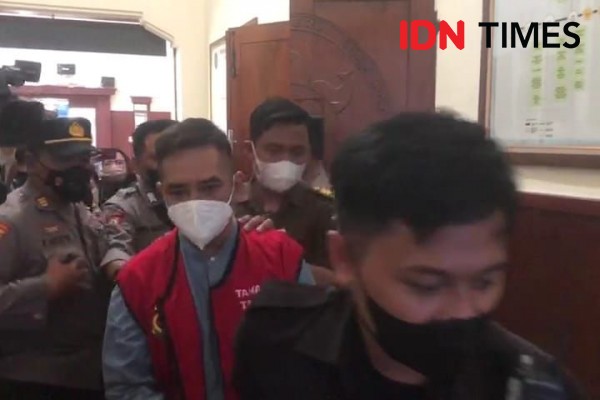 2 Saksi dan Rekaman 20 Menit Bikin Bechi Bungkam Usai Sidang